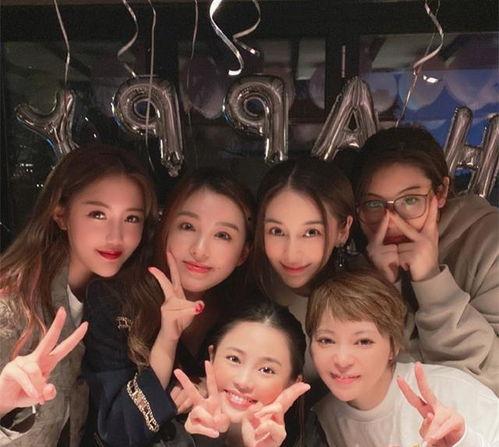 闺蜜双穿变妯娌,竟成妯娌，笑谈人生奇幻之旅